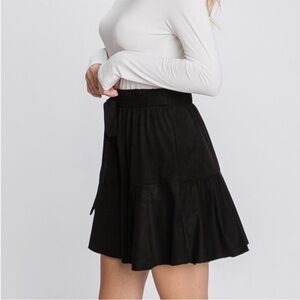 Grace & Emma Pull-On A-Line Black Suede Mini Skirt Ruffle Hem Plus Size 3X NWT